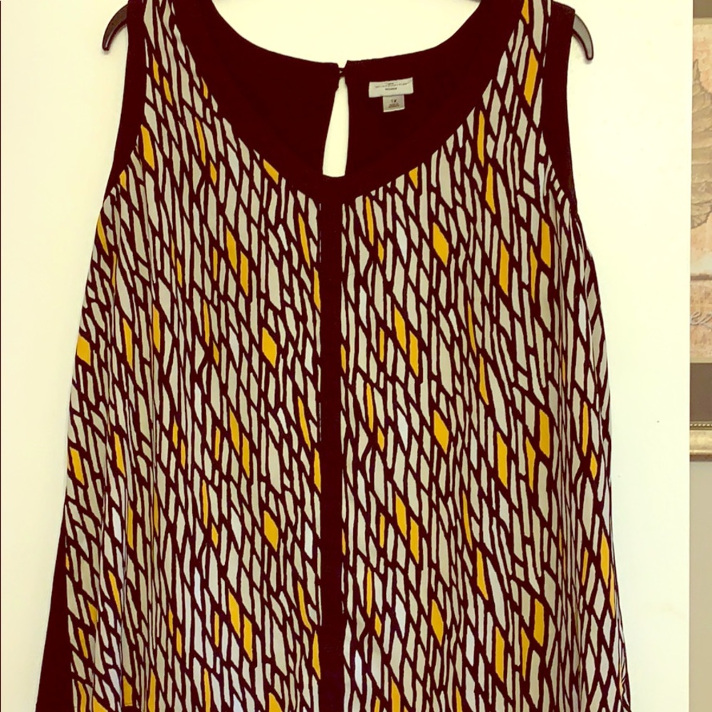 Sleeveless patterned top